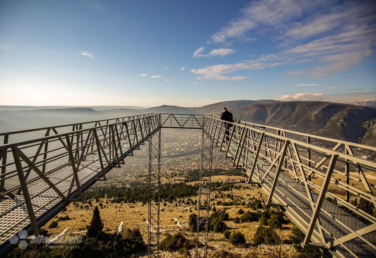 skywalk mostar foto bljesak dec 2020