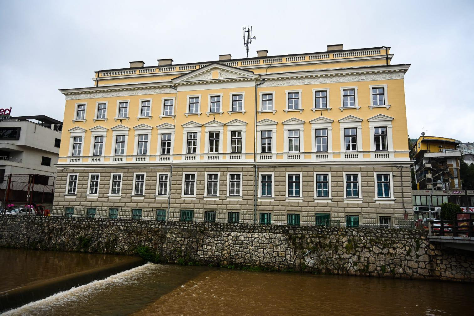 skola drvenija